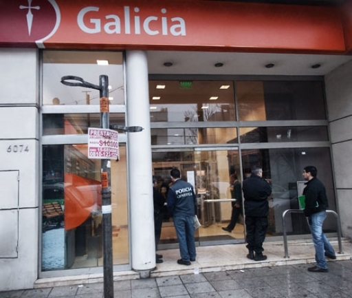 Hoy robaron el banco Galicia de Tropezón