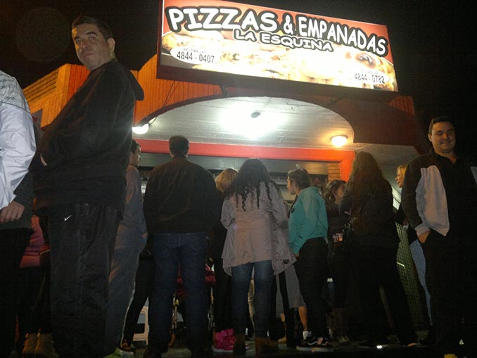Inauguran una nueva Pizzería en Martín Coronado y Villa Bosch: La Esquina Pizzas y Empanadas